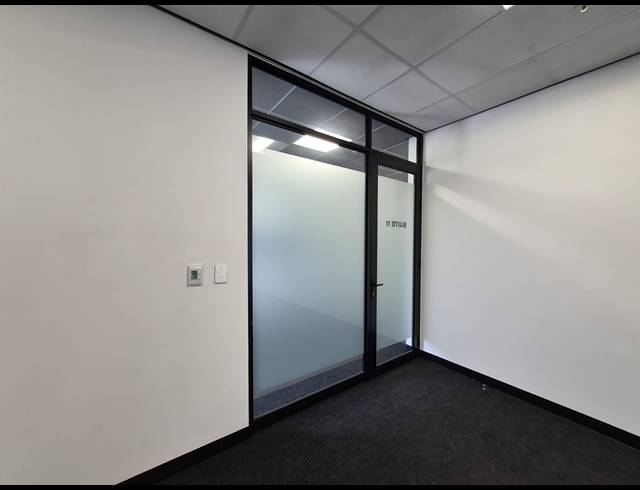 70M² OFFICE TO LET IN GLENADRIENNE